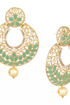 Gold pearl earrings