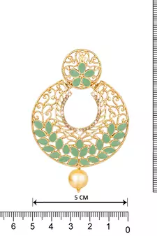 Gold pearl earrings