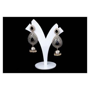 Gold earrings 4