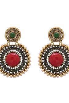 Gold pearl earrings