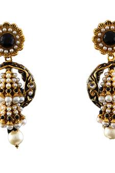 Black gold plated antique gold Copper   Pair of Earrings