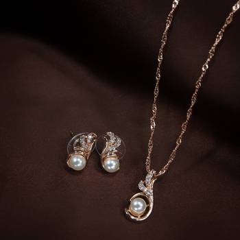 Rose Gold Plated Glittering Cubic Zirconia Designer Chain Pendent Necklace with Pearl Drop Earring 2