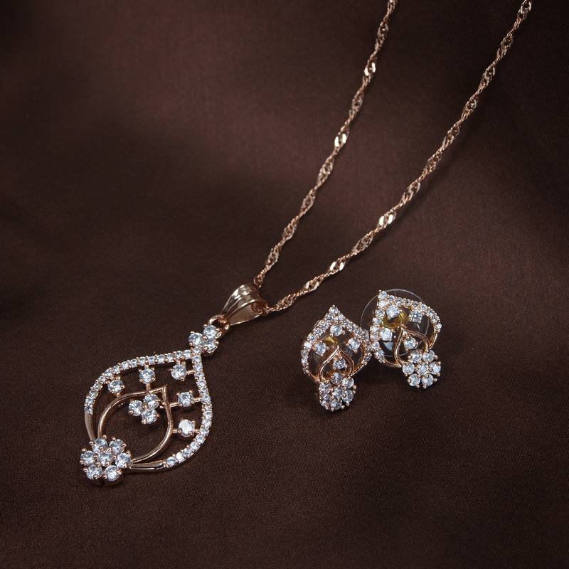 Rose Gold Plated Glittering American Diamond CZ Zircon Chain Pendent Necklace Set