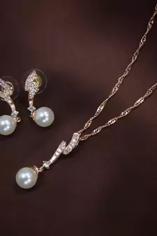 Rose Gold Plated Glittering American Diamond CZ Zircon Chain Pendent Necklace Set