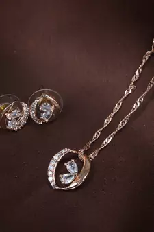 Rose Gold Plated Glittering American Diamond CZ Zircon Chain Pendent Necklace Set