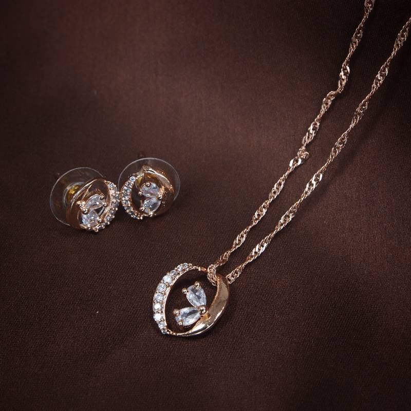 Rose Gold Plated Glittering American Diamond CZ Zircon Chain Pendent Necklace Set