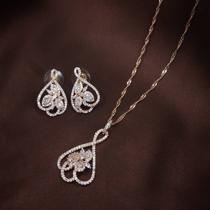Rose Gold Plated Glittering American Diamond CZ Zircon Chain Pendent Necklace Set