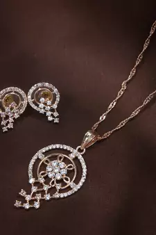 Rose Gold Plated Glittering American Diamond CZ Zircon Chain Pendent Necklace Set