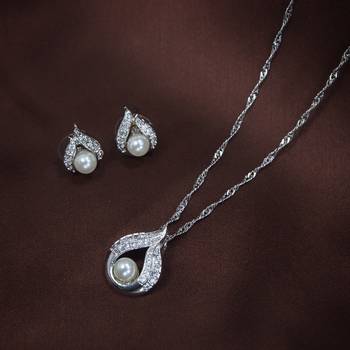 Rhodium Plated Glittering Cubic Zirconia Designer Chain Pendent Necklace Set 2