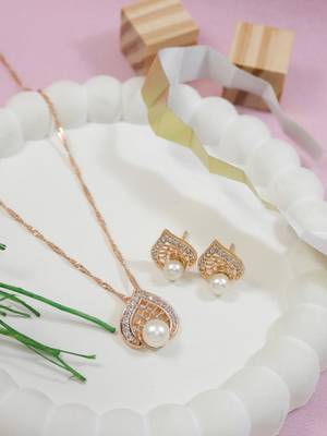 Rose Gold Plated Glittering Cubic Zirconia Designer Chain Pendent Necklace Set 1