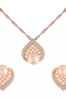 Rose Gold Plated Glittering Cubic Zirconia Designer Chain Pendent Necklace Set