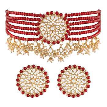 Traditional Choker Set Glided With Kundan & Pearls 2