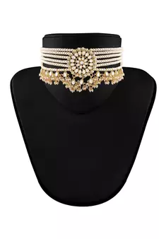 Traditional Choker Set Glided With Kundan & Pearls