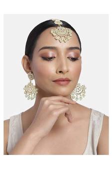 Traditional Matte Finish Kundan & Faux Pearl Chandbali Earrings with Maang Tikka Set