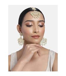 Traditional Matte Finish Kundan & Faux Pearl Chandbali Earrings with Maang Tikka Set