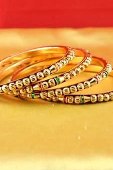 gold platted bangles size-2.6,2.8