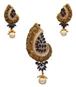 Green kundan antique gold Copper   Pendant  Pair of Earring