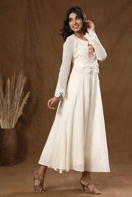KAAJH Off White Embroidered Ethnic Kurta 3