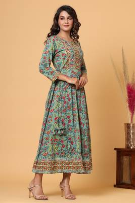 KAAJH Green Floral Printed Anarkali Kurta 4