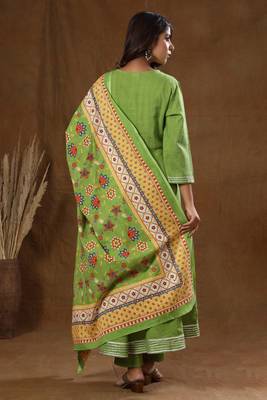 KAAJH Green Solid Print Cotton Anarkali Suit Set 2