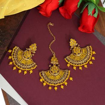 Yellow danglers-drops 1