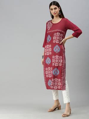 Maroon Crepe Printed Straight Kurta  3