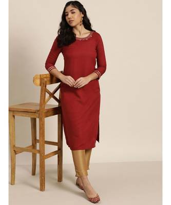 Maroon Neck Zari Embroidered Liva Kurta 4