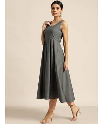Grey Anarkali Kurta and Pants With Floral Chiffon Dupatta 2