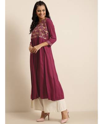 Burgundy Floral Embroidery Anarkali Kurta 2