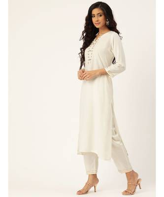 Off White Zari Embroidery Kurta With Pants & Chiffon Dupatta 2