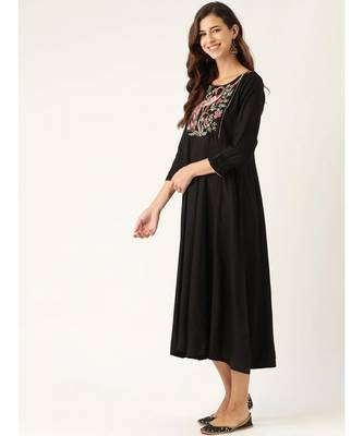 Black Peacock Motif Embroidery Anarkali Kurta Dress 2