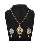 Yellow kundan   Pendant with    Chain with    Pair of Earrings
