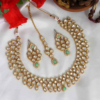 Green necklace-sets 1