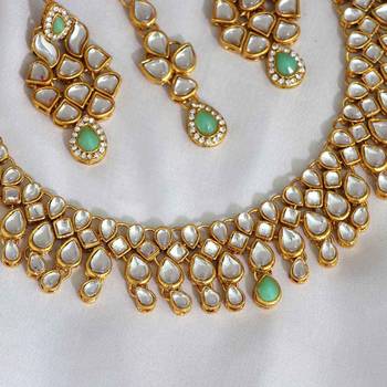 Green necklace-sets 3