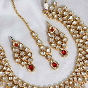 Red necklace-sets 2