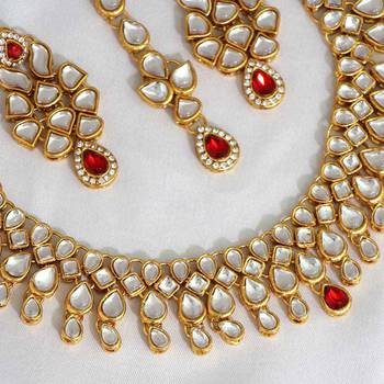 Red necklace-sets 3