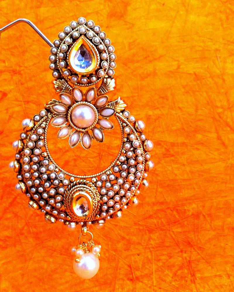Pearl Flower and Kundan Dazzle in this White Pearl Polki Earring DDS 11
