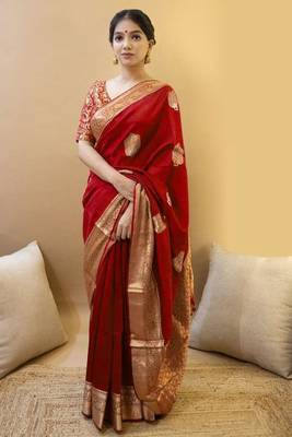 Red Color Classy Kanchipuram Lichi Silk Butta Designer Saree for Women 5