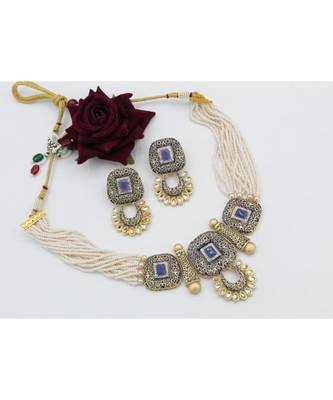 Necklace with Pair of Earrings 1