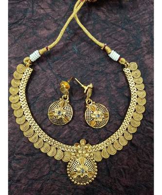 Necklace with Pair of Earrings 1