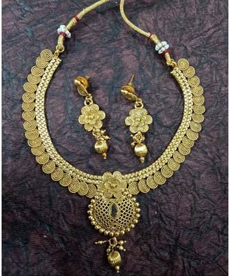 Necklace with Pair of Earrings 1