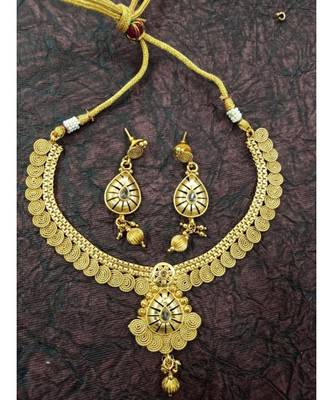 Necklace with Pair of Earrings 1
