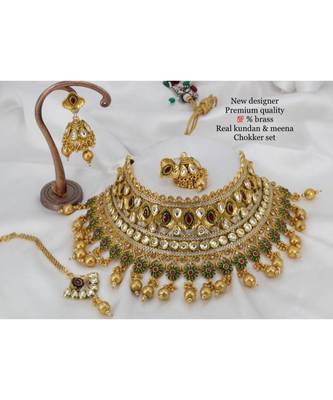 Necklace with Pair of Earrings with Mangtika 1