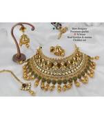 Necklace with Pair of Earrings with Mangtika