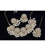 Necklace with Pair of Earrings with Mangtika