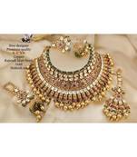 Necklace with Pair of Earrings with Mangtika