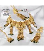 Necklace with Pair of Earrings with Mangtika