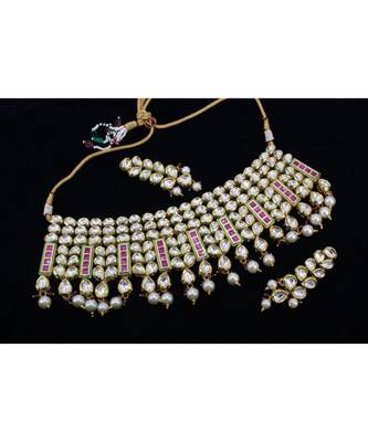 Necklace with Pair of Earrings 1