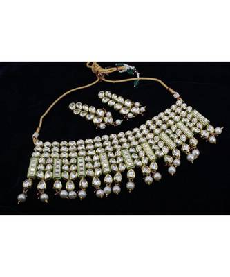 Necklace with Pair of Earrings 1