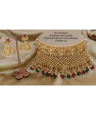 Necklace with Pair of Earrings 1
